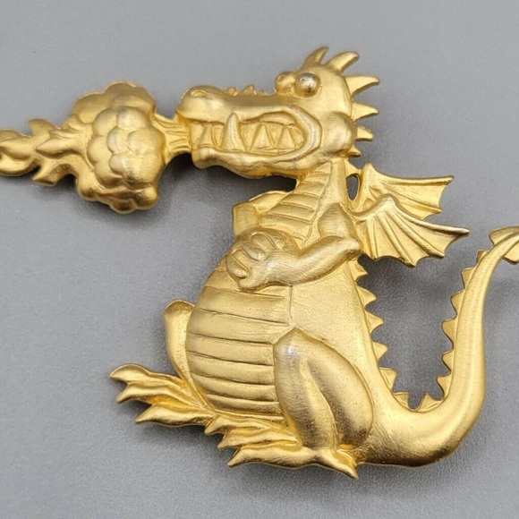 jj Jewelry - Vintage Large Mythical Dragon Pin
